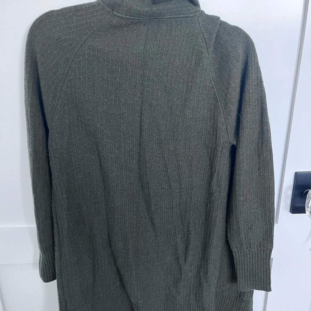 GAP Olive Green Cardigan - Picture 3 of 3